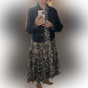 Fun Flirty Full Skirt Dress - 12/14